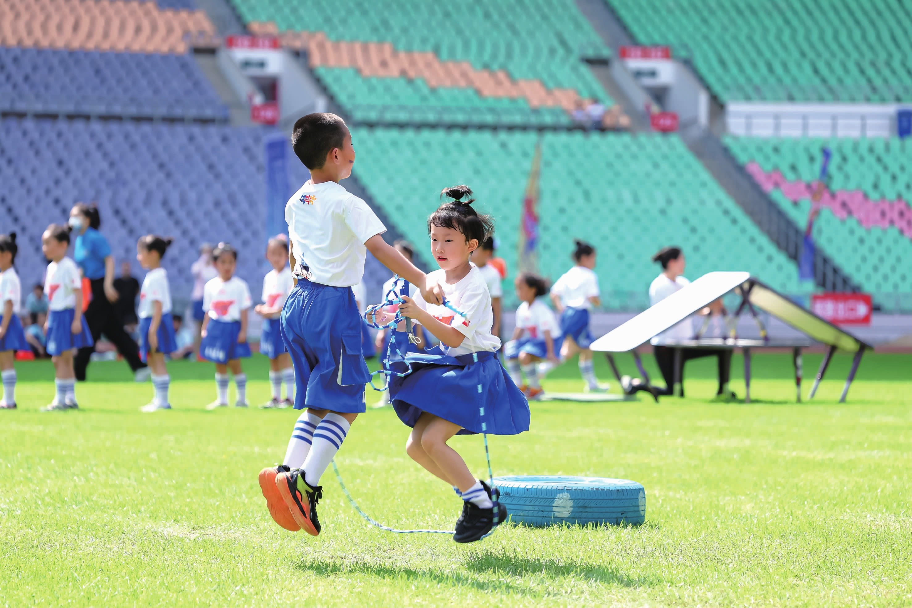 弗罗因德：磁卡在场上对我们不可或缺；对目前的阵容非常满意