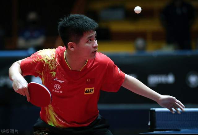 场中人人避 场中人人避